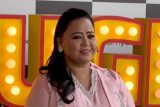 Bharti Singh slays in a pink suit