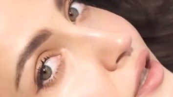 Elli AvrRam’s dreamy look