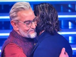 Kabir Bedi celebrates 50 years of Sandokan at Sanremo Music Festival: “All thanks to the great late Sergio Sollima”