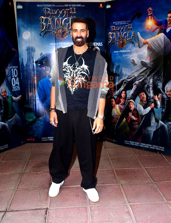 photos akshay kumar rajpal yadav priyadarshan snapped promoting their film bhooth bangla 5