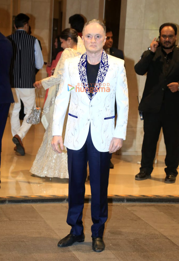 photos farhan akhtar neil nitin mukesh neha dhupia angad bedi and others attend arjun tendulkar saaniya chandhoks wedding ceremony 4 2