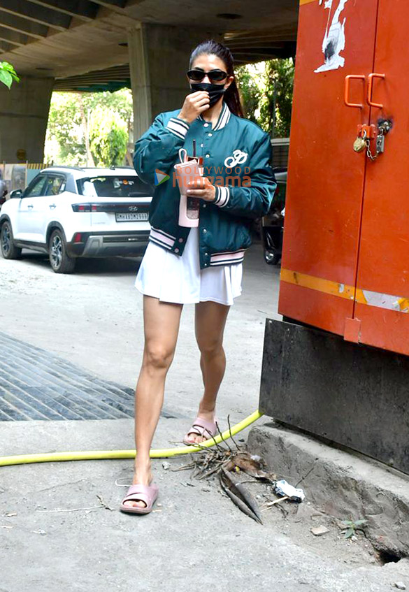 photos jacqueline fernandez snapped in juhu 4 2