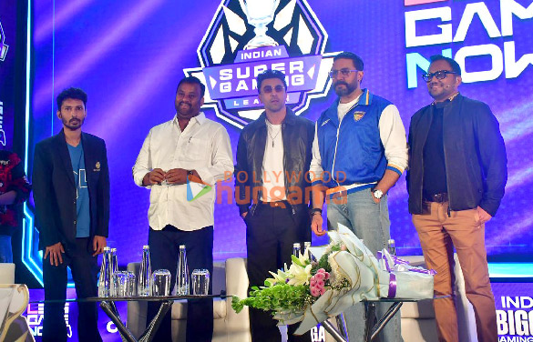 photos ranbir kapoor and abhishek bachchan snapped at isgl launch 2