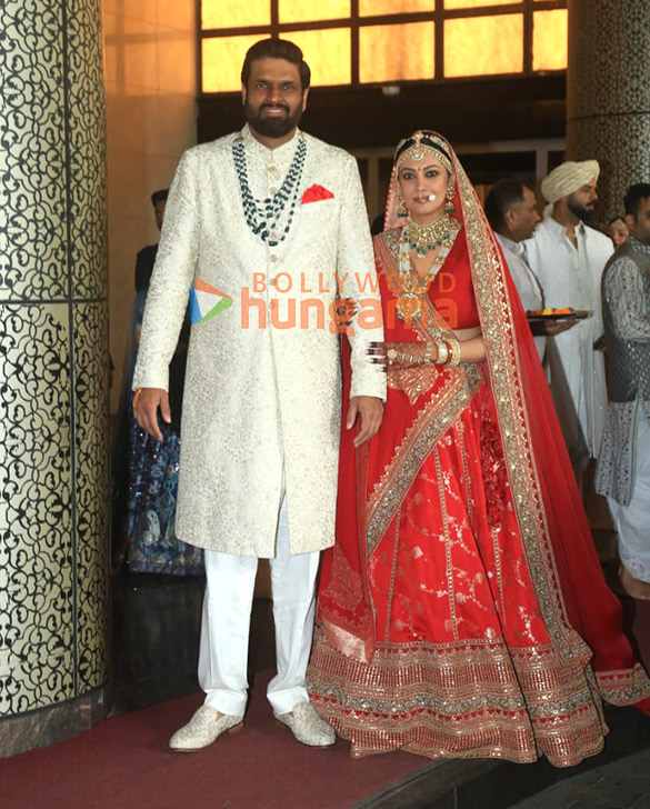 photos ravi bhangchandka and eka lakhani pose for paps after wedding 2