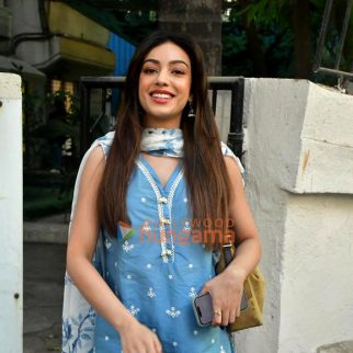 Photos: Sahher Bambba snapped at Kromakay salon in Juhu