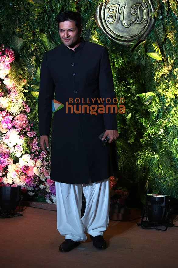 photos salman khan aamir khan tiger shroff farhan akhtar and others at komal nahtas son mohak nahtas wedding reception 15