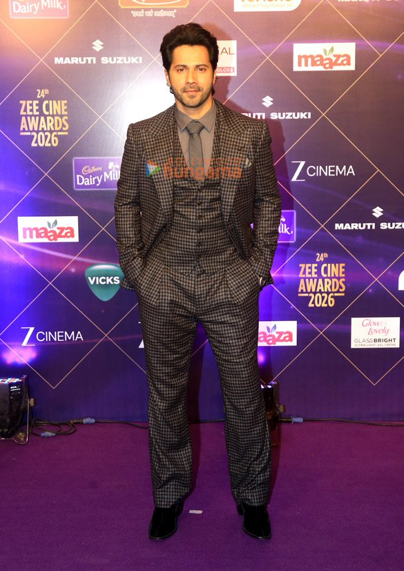 photos varun dhawan rajkummar rao riteish deshmukh and others grace the zee cine awards 2026 14