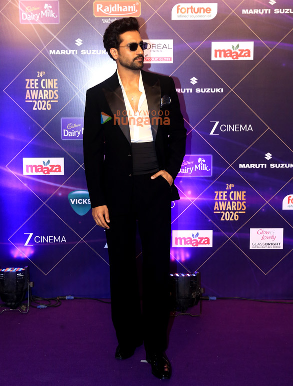 photos varun dhawan rajkummar rao riteish deshmukh and others grace the zee cine awards 2026 22