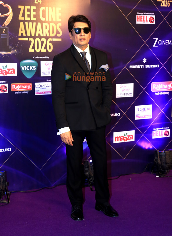 photos varun dhawan rajkummar rao riteish deshmukh and others grace the zee cine awards 2026 34