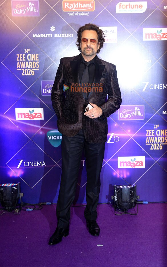 photos varun dhawan rajkummar rao riteish deshmukh and others grace the zee cine awards 2026 5
