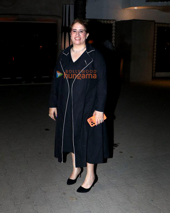 photos vicky kaushal mozez singh guneet monga and others snapped at bastian in bandra 5