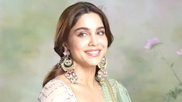 Sharvari’s eyes matching with her dupatta