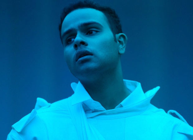 Singer Arpit Bala spits at bottle-throwing fan during Hyderabad concert, watch video