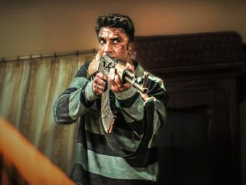 Dhurandhar The Revenge Box Office: Has a stable Tuesday, Hindi version now less than Rs. 10 crores away from Rs. 1000 crores Dhurandhar The Revenge Box Office: Has a stable Tuesday, Hindi version now less than Rs. 10 crores away from Rs. 1000 crores