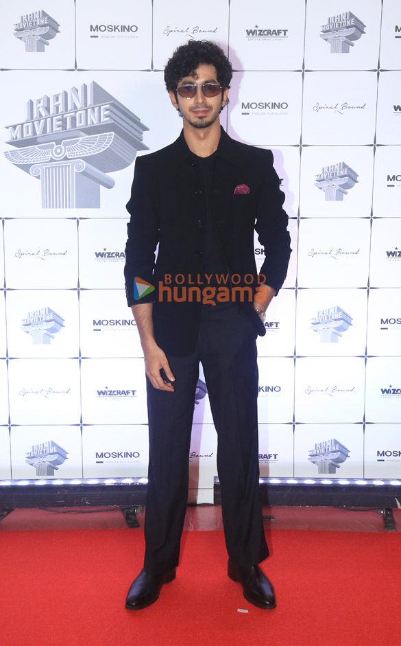 photos aamir khan javed akhtar rajkumar hirani anil kapoor sooraj barjatya and others grace the red carpet celebration of boma 30