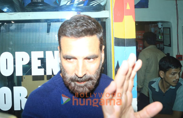 photos akshay kumar and twinkle khanna snapped in bandra 1