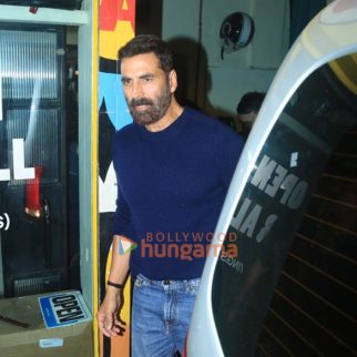 Photos: Akshay Kumar and Twinkle Khanna snapped in Bandra