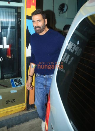 Photos: Akshay Kumar and Twinkle Khanna snapped in Bandra
