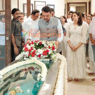 Photos: Maharashtra CM Devendra Fadnavis paying last respects to the late Asha Bhosle