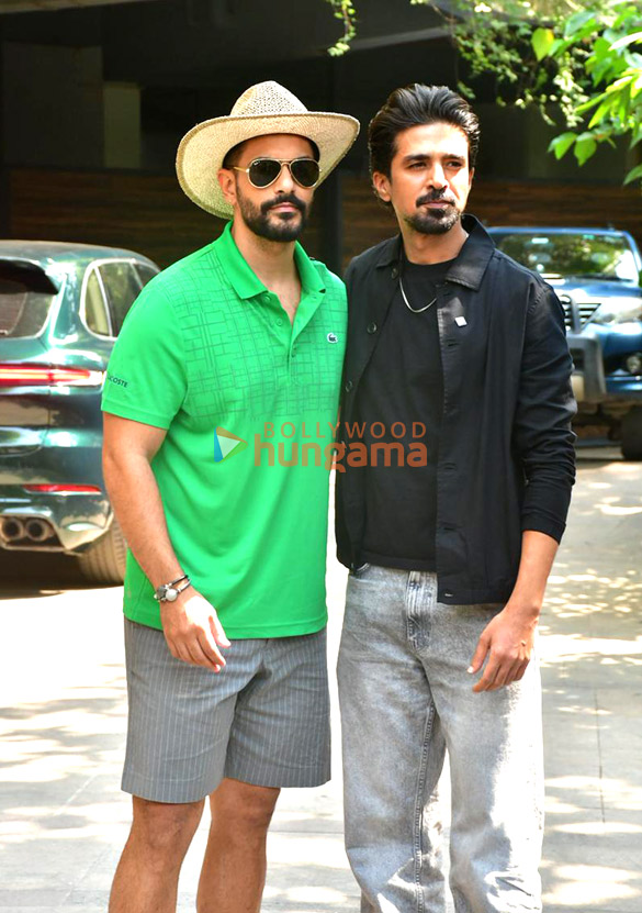 photos neha dhupia huma qureshi saqib saleem and angad bedi snapped in juhu 4