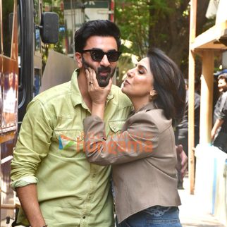 Photos: Ranbir Kapoor and Neetu Singh snapped in Andheri