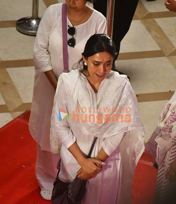 photos ranveer singh tabu asha parekh vivek oberoi sachin tendulkar zanai bhosle and others pay last respects to the late asha bhosle 4200 15