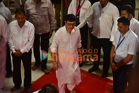 photos ranveer singh tabu asha parekh vivek oberoi sachin tendulkar zanai bhosle and others pay last respects to the late asha bhosle 4200 23