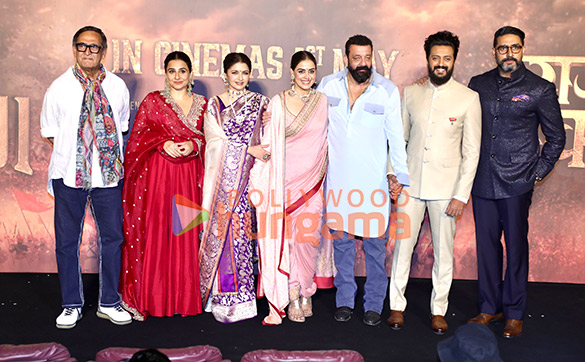 Photos: Riteish Deshmukh, Genelia Deshmukh, Sanjay Dutt, Abhishek Bachchan, Vidya Balan and others grace the trailer launch of Raja Shivaji Photos: Riteish Deshmukh, Genelia Deshmukh, Sanjay Dutt, Abhishek Bachchan, Vidya Balan and others grace the trailer launch of Raja Shivaji