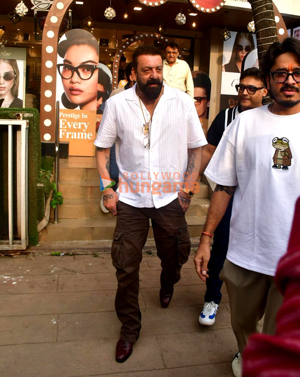 photos sanjay dutt snapped in juhu 6 3