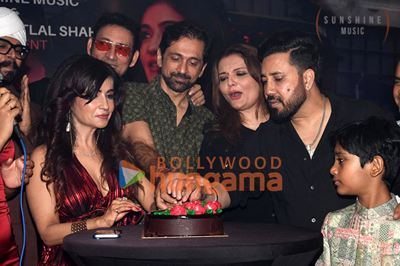 photos shibani kashyap sudhanshu pandey deepshika and others attend the launch of the album sarfira hosted by mika singh 22