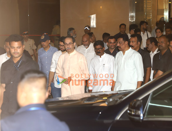 photos tabu asha parekh sachin tendulkar zanai bhosle and others pay last respects to the late asha bhosle 2026 11