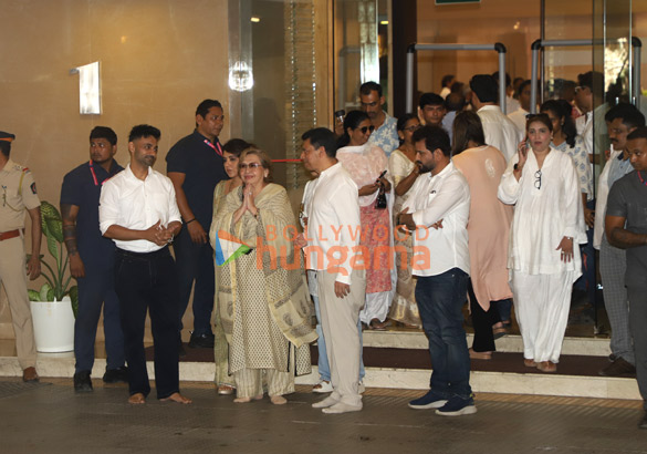 photos tabu asha parekh sachin tendulkar zanai bhosle and others pay last respects to the late asha bhosle 2026 21