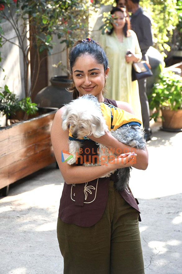 photos tridha choudhary snapped outside a salon in bandra 2