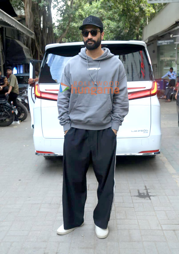 photos vicky kaushal snapped in town 1