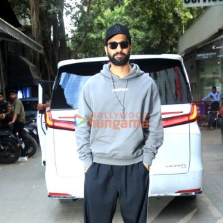 Photos: Vicky Kaushal snapped in Town