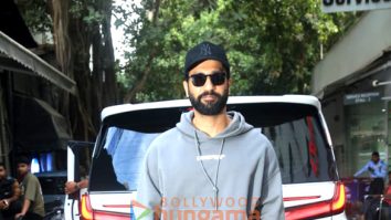 Photos: Vicky Kaushal snapped in Town