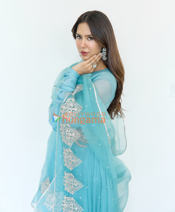 sonam bajwa 06
