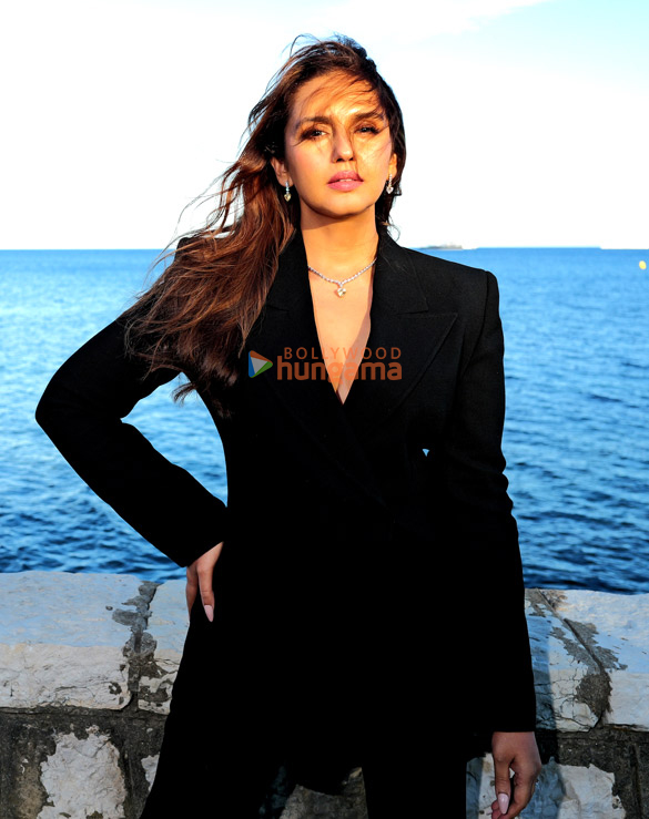 huma qureshi 2 215