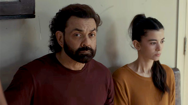 Kyun Mazaa Aa Raha Hain | Bandar | Vishal Mishra | Bobby Deol, Sanya Malhotra, Sapna Pabbi, Saba Azad