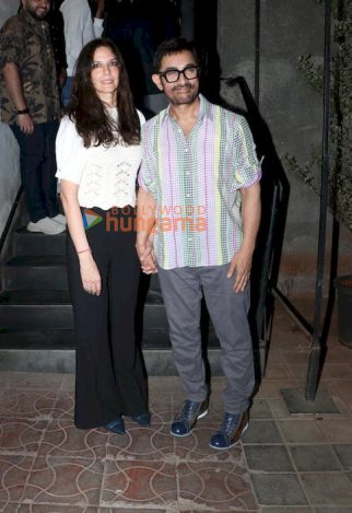 Photos: Aamir Khan, Gauri Spratt, Rajpal Yadav and Ashoke Pandit snapped in Juhu