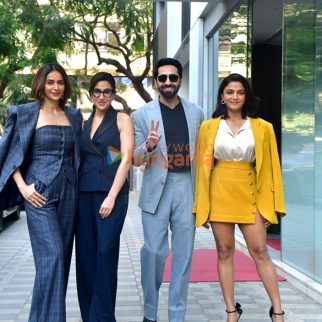 Photos: Ayushmann Khurrana, Rakul Preet Singh, Sara Ali Khan and Wamiqa Gabbi snapped promoting Pati Patni Aur Woh Do