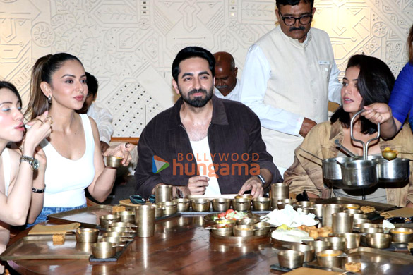 photos ayushmann khurrana rakul preet singh wamiqa gabbi and others snapped promoting pati patni aur woh do 6