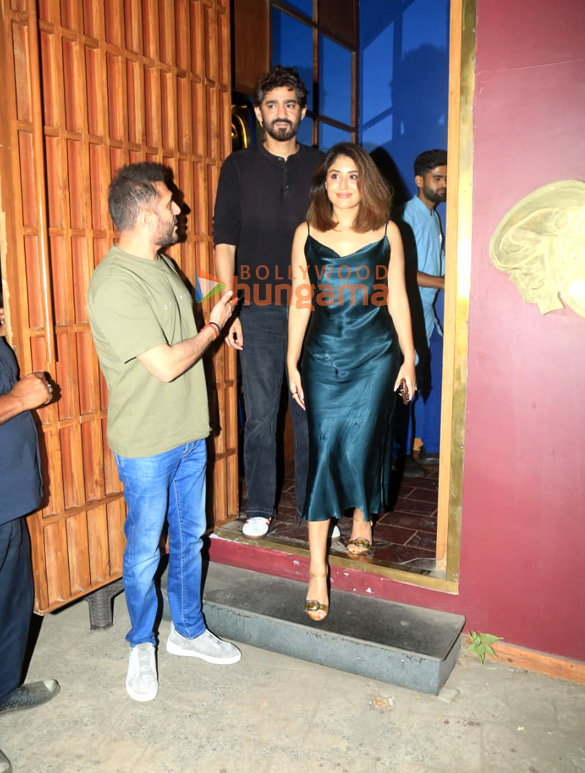 photos gaurav kapoor kritika kamra ritesh sidhwani and nandita mahtani snapped in bandra 5