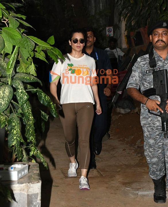 photos kangana ranaut spotted outside a krome studio in bandra 2