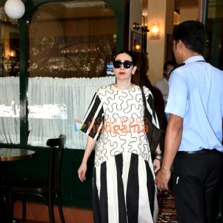 Photos: Karisma Kapoor snapped in Town
