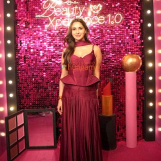 Photos: Nikita Dutta snapped at Phoenix Mall of the Millennium in Pune