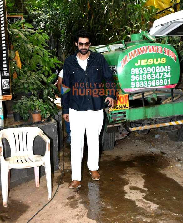photos rana daggubati spotted outside a krome studio in bandra 3
