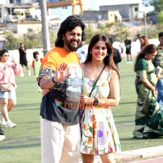 Photos: Riteish Deshmukh and Genelia Deshmukh snapped in Bandra