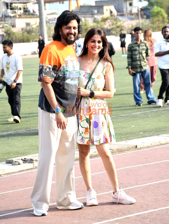 photos riteish deshmukh and genelia deshmukh snapped in bandra 3 2