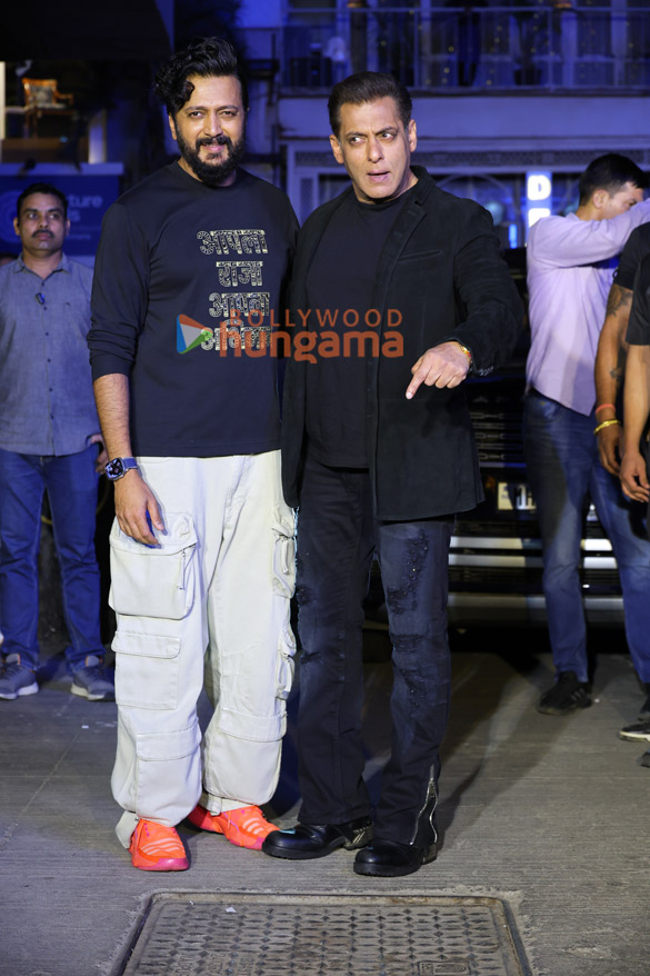 Photos: Salman Khan, Riteish Deshmukh, Genelia Deshmukh and others grace the success party of Raja Shivaji Photos: Salman Khan, Riteish Deshmukh, Genelia Deshmukh and others grace the success party of Raja Shivaji